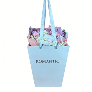 Bolsa de Regalo de Papel Personalizada con Impresión de Letras y Flores, Color Mate de Lujo, con Asa de Listón - Product Image 1