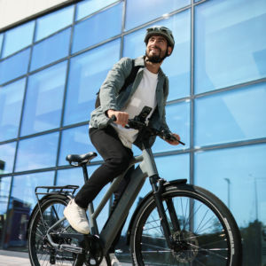 Bicicleta Eléctrica Urbana de 8 Velocidades con Asistencia de Pedaleo de 5 Niveles, Motor Trasero de Carga Rápida, Freno Hidráulico con Sensor de Torque y Portaequipajes Trasero, Gran Venta - Product Image 1