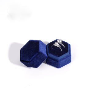 Venta al por Mayor de Cajas de Joyería Hexagonales de Terciopelo con Doble Anillo, Caja de Anillos Personalizada con Logotipo, Caja de Almacenamiento de Anillos de Lujo para Regalos - Product Image 6