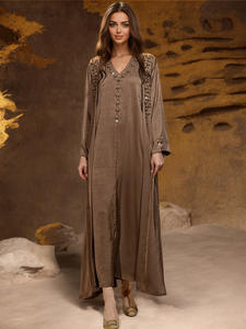 Abaya Dua Potong Berhias Manik-Manik dengan Kerah V, Pakaian Islami yang Sopan untuk Acara Perayaan di Saudi dan Dubai - Product Image 6