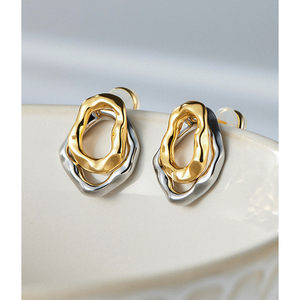 Pendientes de Aro con Diseño de Círculo Martillado de Doble Capa y Dos Tonos, Pendientes Irregulares de Color Contrastante, Joyería Minimalista y Elegante - Product Image 5