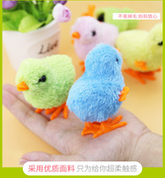 Best-seller Petit Poulet à ressort Jouet réaliste de retenue de fourrure Poulet sautant Jouet vintage