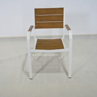 Chaises de salle à manger modernes empilables en aluminium plastique bois pour jardin patio fêtes hôtels écoles prix d'usine pour événements