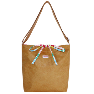 Sac fourre-tout bandoulière 2-en-1 tendance en Tyvek imperméable avec motif personnalisable pour l'été et sangle réglable - Product Image 1