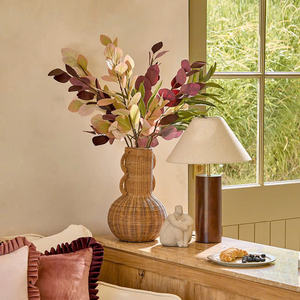 Una pieza llamativa o acento sutil mejora el ambiente de su hogar u oficina versatilidad jarrón decorativo hecho a mano de ratán - Product Image 4