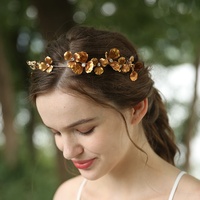 Couronne de mariée rétro en gros, accessoires de cheveux de mariage, fleurs, diadème doré, strass faits à la main, diadème de mariée