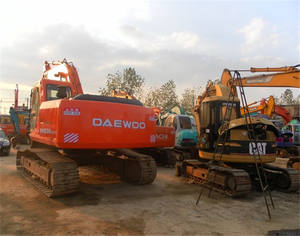 Daewoo DH220LC DOOSAN Excavadora sobre orugas usada con componente de motor central - Product Image 4