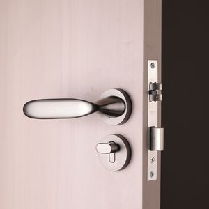 Puerta Interior Minimalista de Madera Contrachapada con Aislamiento Acústico, Apertura Lateral, Acabada para Hogar u Oficina - Product Image 4