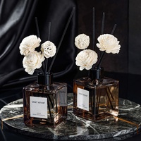 Diffuseur de parfum en verre fait main en gros pour la maison et les hôtels, avec bâtonnets en rotin, parfum naturel, OEM & ODM
