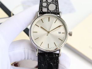 Montres de luxe étanches pour un usage professionnel et décontracté avec cadran argenté - Product Image 2