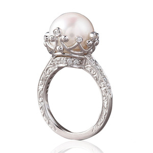 Anillo de cóctel F1491 Crown con perla de agua de mar y diamantes de talla brillante redonda con engaste pavé para mujer, anillos finos de boda. - Product Image 2