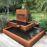 Fontaine en acier corten avec panneau d'écran découpé au laser