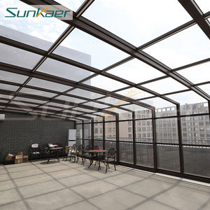 Couverture de <span class=keywords><strong>piscine</strong></span> rétractable personnalisée en polycarbonate et aluminium Sunkaer SK-S02, fonctionnement manuel, garantie 10 ans, résistance au vent de 150 km/h - Product Image 6