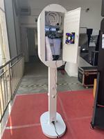 FTY 2026 Nouveau Modèle Cabine Photo Ovale à Écran Tactile 13,3 pouces avec Effet Miroir DSLR, Machine à Selfie à Impression Instantanée avec Flight Case