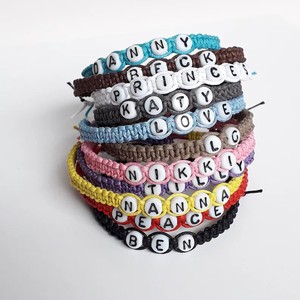 Pulseras de la Amistad Tejidas a Mano con Cuentas de Letras Inspiradoras: ARDIENTE, FE, SONRÍE, AMOR. Regalo <span class=keywords><strong>para</strong></span> Mamá, Hermana. - Product Image 5