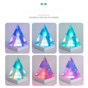 Lámpara de Mesa LED con Forma de Cubo de Rubik Piramidal Colorido, IP67, para Interiores/Exteriores, Camping, Decoración de Dormitorios, Creativa, para Deportes Electrónicos - Product Image 2