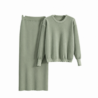 Ensemble deux pièces en tricot beige pour femmes, OEM/ODM personnalisé, haut à col rond avec jupe crayon mi-longue, style hiver