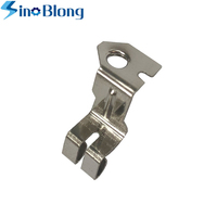 Fabriqué en Chine, support en tôle d'acier inoxydable sur mesure, pince plate en métal estampée, clips de maintien en V à ressort