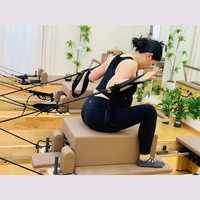 Reformer Pilates Multifonctionnel Portable Écologique et Durable avec Garantie de 3 Ans, Équipement de Gymnastique en Bois de Chêne Réglable pour Studio à Domicile