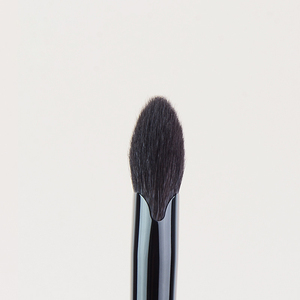 Brocha de maquillaje individual de pelo de cabra XGF, Etiqueta Privada, pelo Natural en forma de corazón, mango negro, brocha multifuncional para colorete de alto brillo - Product Image 3