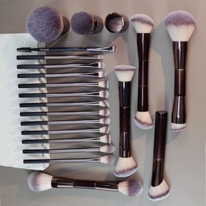 Juego de 20 <span class=keywords><strong>Brochas</strong></span> de <span class=keywords><strong>Maquillaje</strong></span> Profesionales Marrones para Rostro, Mango de Plástico, Fibra Sintética Suave, Fácil de Usar, <span class=keywords><strong>Brochas</strong></span> para Base y Colorete - Product Image 4