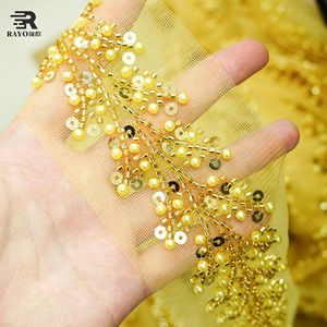 Tessuto <span class=keywords><strong>in</strong></span> <span class=keywords><strong>Tulle</strong></span> Ricamato a Mano con Perline e Paillettes Dorate per Abiti da Festa e da Sposa - Product Image 2