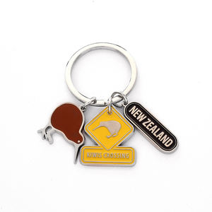 حلقة مفاتيح بتصميم قطة لطيفة شعبية، تذكار مخصص ثلاثي الأبعاد من سبائك الزنك المعدنية مع طلاء المينا الصلب والذهب - Product Image 5