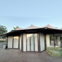 Maisons préfabriquées en verre hexagonales imperméables professionnelles sur mesure, grandes tentes de glamping de luxe, tentes de safari pour hôtels de luxe, tentes de villégiature