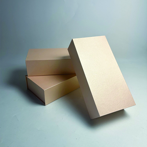 Scatola Regalo di Lusso con Coperchio a Ribalta in Cartone Rigido da 2mm, Chiusura Magnetica, Materiali Riciclati, Laminazione Lucida, Pronta per la Spedizione - Product Image 3