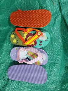 <span class=keywords><strong>Taille</strong></span> 22 - 29 Nouveautés d'été <span class=keywords><strong>Chaussons</strong></span> pour enfants Imprimés de dessins animés amusants Tongues pour filles et garçons Matériel EVC Chaussures de plage Sandales pour bébés - Product Image 5