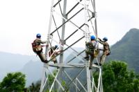 Tour de transmission de puissance 35-750KV, structure en acier galvanisé à chaud pour poste de transformation, idéale pour les projets de réseaux électriques