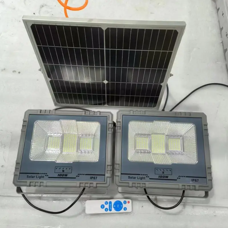 40W 60W 100W 200W ngoài trời độ sáng cao năng lượng mặt trời ánh sáng sân vườn dẫn năng lượng mặt trời có thể sạc lại ánh sáng đường phố đèn pha