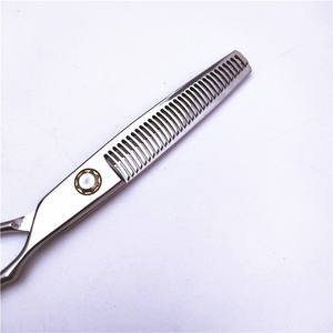 กรรไกรตัดผม Dr. Hair ขนาด 6.0 นิ้ว พร้อมชุดกรรไกรซอยผมแบบมีลูกปืน สำหรับช่างทำผมมือขวา ใบมีดมาตรฐาน - Product Image 5