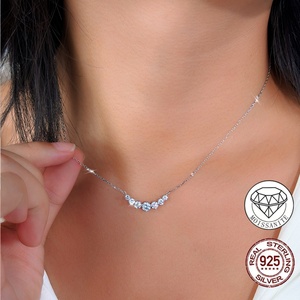 <span class=keywords><strong>Collana</strong></span> <span class=keywords><strong>con</strong></span> Pendente Rotondo in Moissanite Colore D VVS1, Argento Sterling 925 Autentico, Taglio Brillante, Supera il Test del <span class=keywords><strong>Diamante</strong></span>, per Donne - Product Image 3