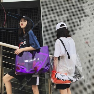 Logotipo personalizado extra grande esmerilado blanco transparente PVC bolsas de mano mujeres hombro playa bolsas de viaje - Product Image 5