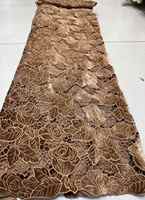 Tissu de créateur DIY de Guangzhou, velours bordeaux, polyester jacquard brodé au laser à motif de roses, pour robes de mariée et dentelle africaine