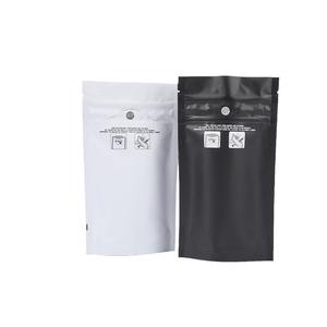 Vente en gros, expédition rapide, sachet refermable CR Mylar résistant aux enfants, surface mate blanche et noire, impression personnalisée, odeur d'huile d'olive - Product Image 1