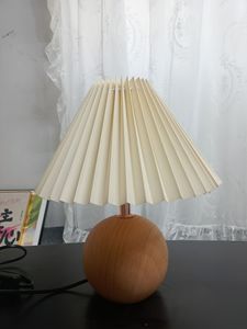 หลอดไฟ LED รูปดอกทิวลิป 2W C37 6000K/2700K สำหรับใช้ภายในอาคาร/คลังสินค้า ขั้วกลาง แบบเสียบปลั๊ก Ra90 - Product Image 1