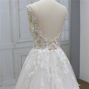 Robe de mariée classique élégante avec encolure en V, tenue de <span class=keywords><strong>mariage</strong></span>, <span class=keywords><strong>costume</strong></span> d'anniversaire, 1 pièce - Product Image 5