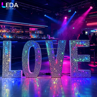 LEDA Lettres géantes LED personnalisées 3ft 4ft, enseigne lumineuse RGB LOVE, lettres et chiffres pour mariage, fête, bar, décoration d'événements
