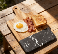 Plateau de service moderne de luxe en marbre noir et bois d'acacia, planche à découper écologique, décoration de fête et de maison, cadeau, set de table