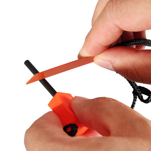 Pedernal para exteriores y acero Mini pedernal pequeño y Palo de fuego de acero Palo de fuego Pedernal multifuncional para exteriores y acero - Product Image 3