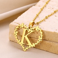 Personalizado en forma de corazón hueco letra colgante collar personalizado Unisex MISMO NOMBRE letra collar al por mayor