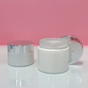 บรรจุภัณฑ์กระปุกเครื่องสำอาง 20 กรัม 25 กรัม 30 กรัม 50 กรัม 60 กรัม 1 ออนซ์ 100 กรัม กระปุกครีมแก้วสีขาวมุกหรูหรา ฝาสีเงินสีทอง - Product Image 3