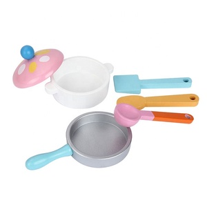 Juego de Juguetes de Cocina de Madera 2 en 1 para Niñas, Color Rosa, con Accesorios de Cocina de Juguete - Product Image 2