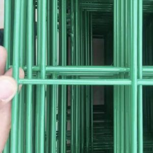 Panneaux de clôture en treillis métallique robuste pour la sécurité extérieure, la délimitation des jardins et la protection anti-escalade - Product Image 2