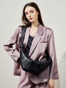 Sac croissant en cuir d'agneau pleine fleur français pour femme, sac bandoulière en cuir véritable, sac épaule croissant de lune - Product Image 3