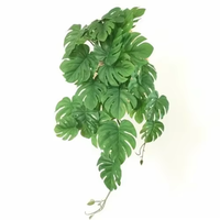 Vigne artificielle suspendue avec des feuilles en plastique fausse plante traînante pour la décoration murale de mariage de balcon intérieur extérieur