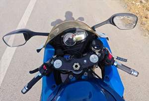 Motocicleta Deportiva Suzuki GSX 1000: Escape de Alto Rendimiento y Sonido Deportivo - Product Image 6