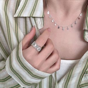 Anillo de plata de ley S925 con circonio verde floral vintage para mujer, diseño geométrico, regalo de joyería de lujo ligero - Product Image 1